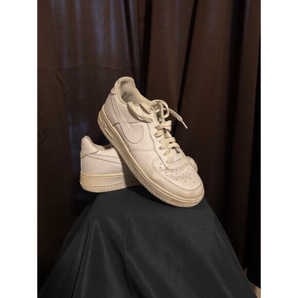 Nike Air Force One Mens size 7.5 - Picture 1 of 4